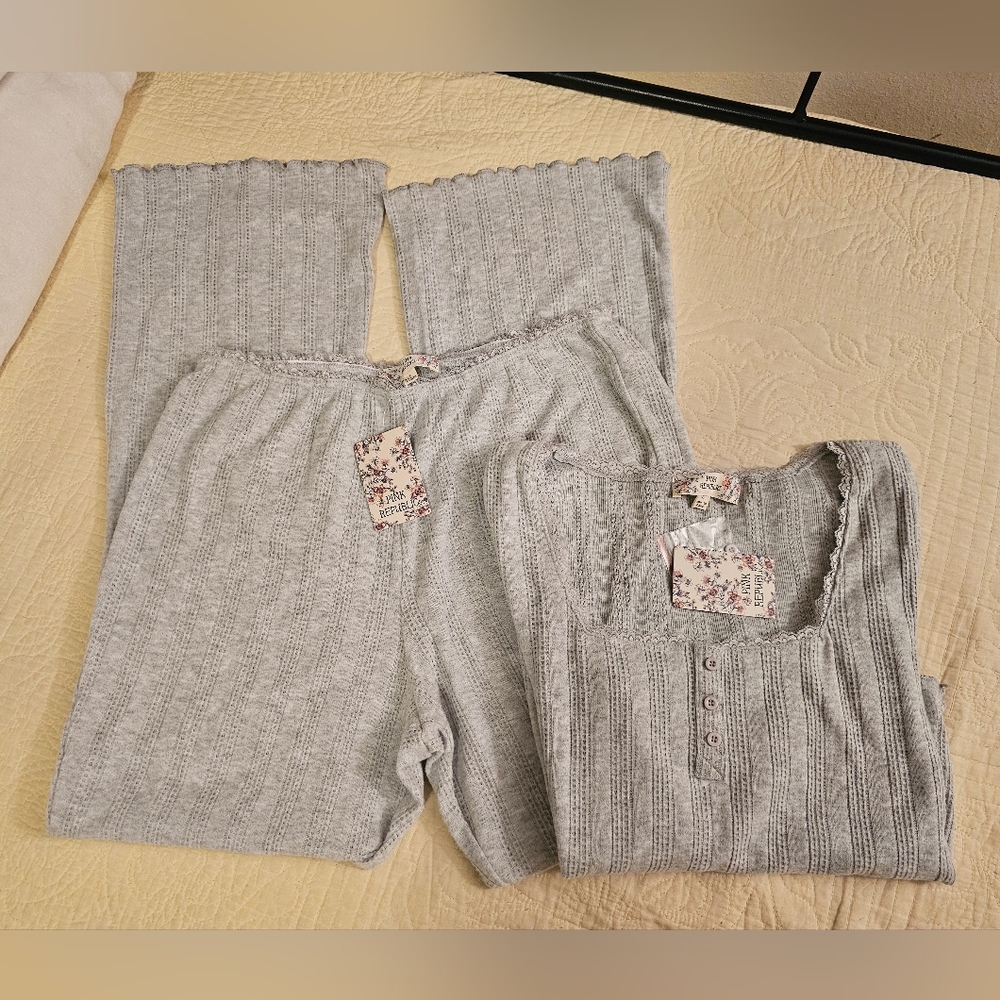 Womans Pink Republic Light Gray Ribbed Knit Two-Piece Loungewear Set Soft Cozy - Picture 4 of 6